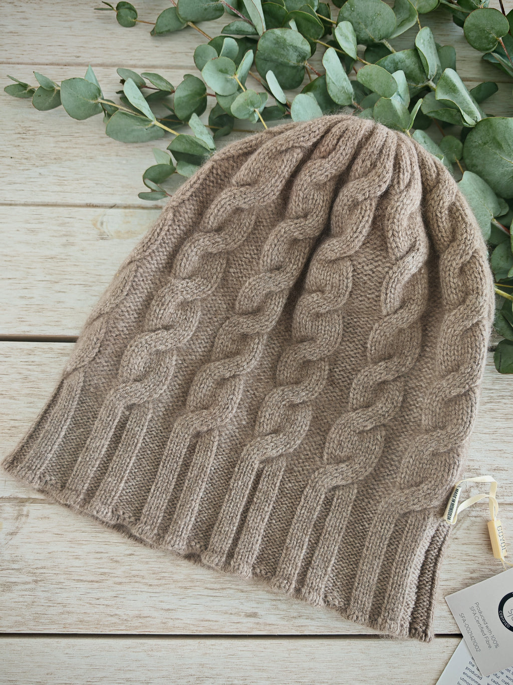 GOYOL Kaschmir-Beanie mit Zopfmuster – Braun