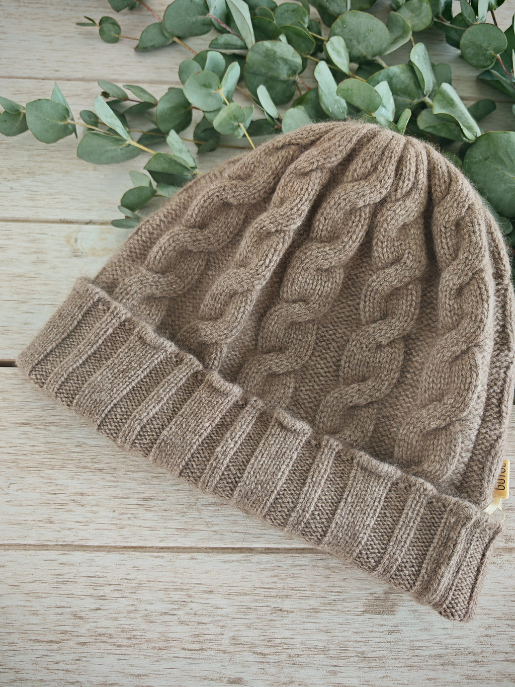 GOYOL Kaschmir-Beanie mit Zopfmuster – Braun