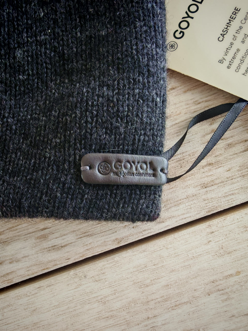 GOYOL Doppellagige Kaschmirmütze – Schwarz